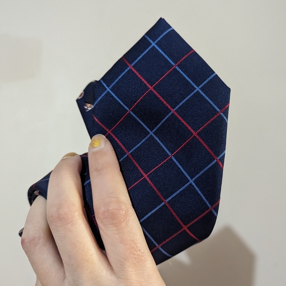 LAST DAY Izod Football Grid Tie 3" width New With Tag - Picture 4 of 9